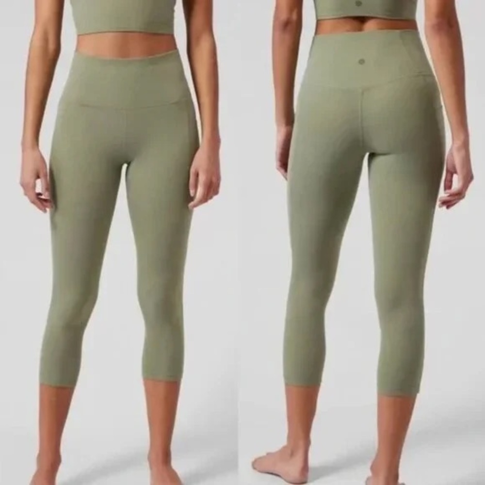 Athleta Stash Salutation pocket II green capri high rise
